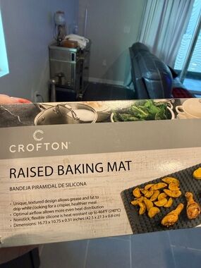 Crofton Raised Baking Mat NIB